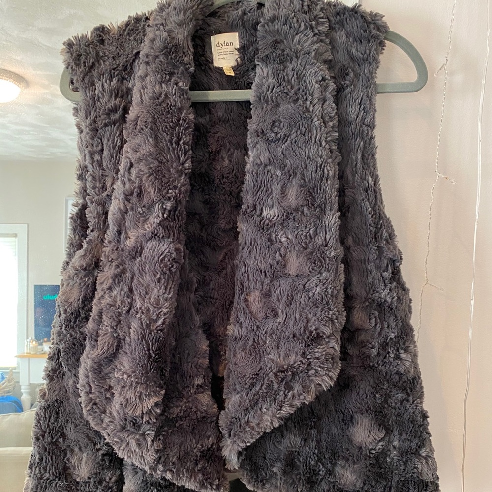 Vest - Picture 2 of 3